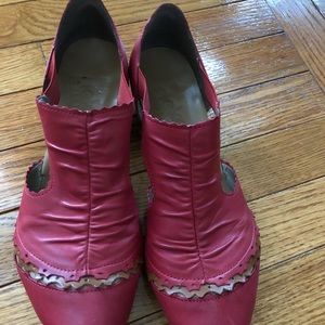 Reiker Red low heel Scalloped Trim